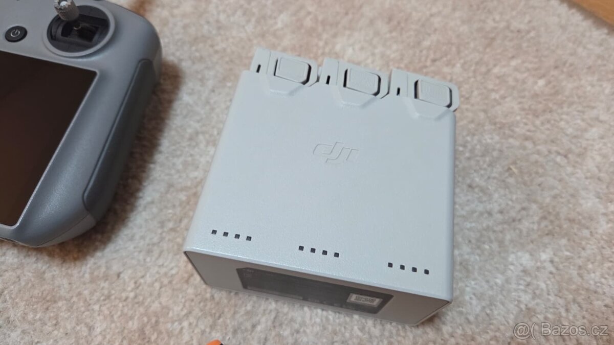 Prodám DJI Mini 4 Pro Fly More Combo (DJI RC 2) + ND FILTRY - 3
