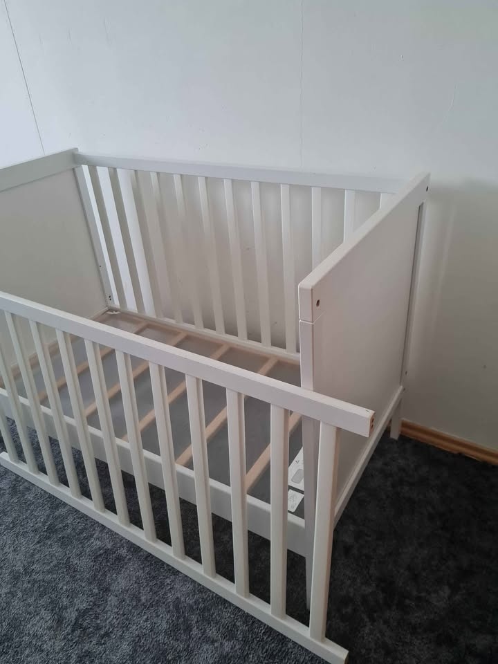 SUNDVIK - Dětská postýlka bílá, 60x120 cm - 3