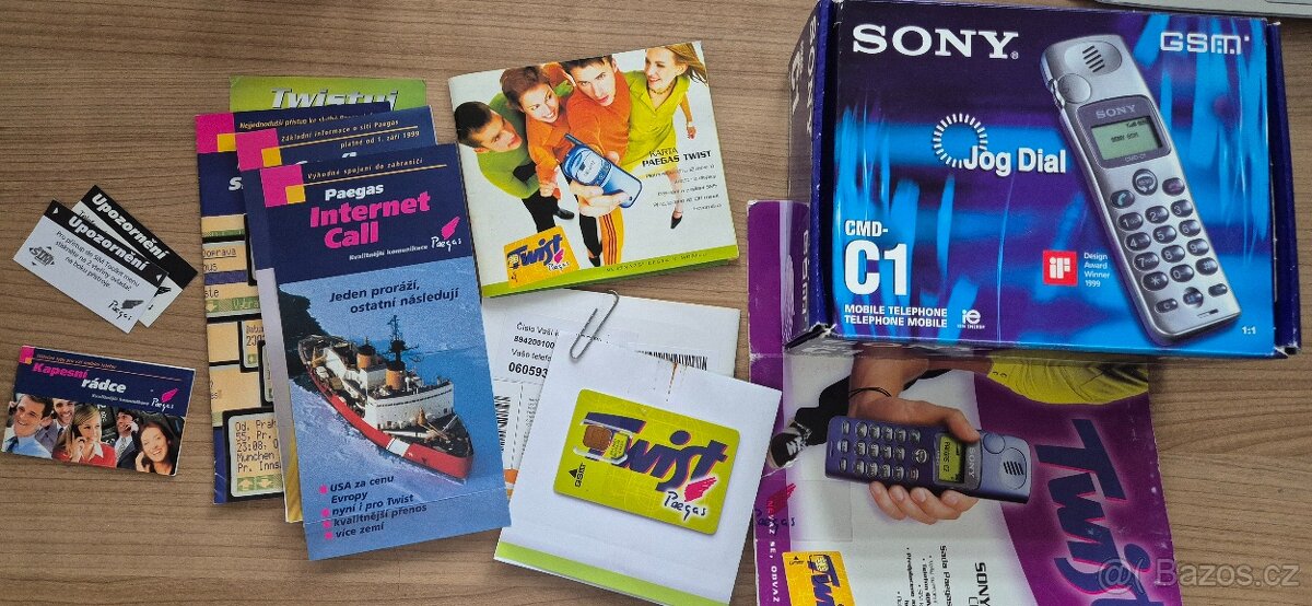 Legendarni retro mobil Sony CMD-C1 - 3