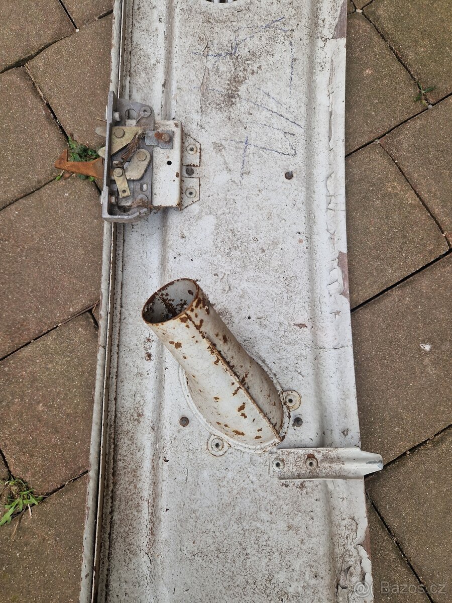 Přední maska trabant - 3