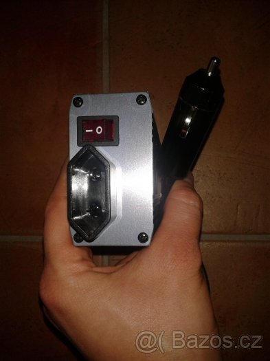 Měnič napětí - DC / AC z 24 v na 230 v - 3