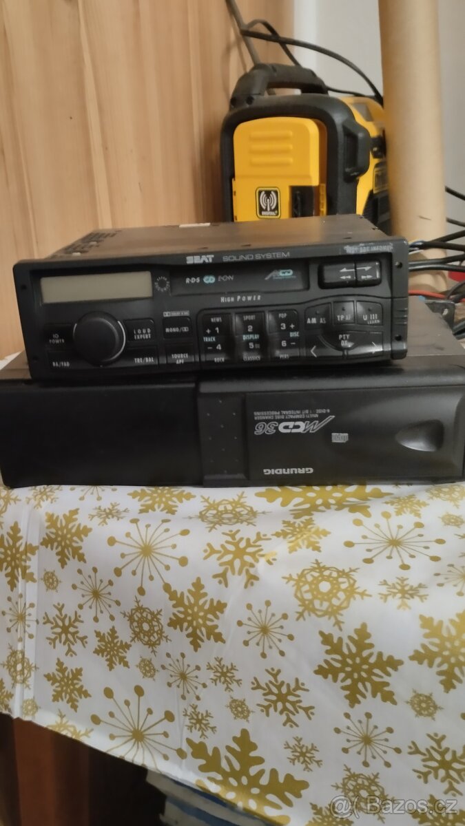 Auto rádio s CD měničem - 3