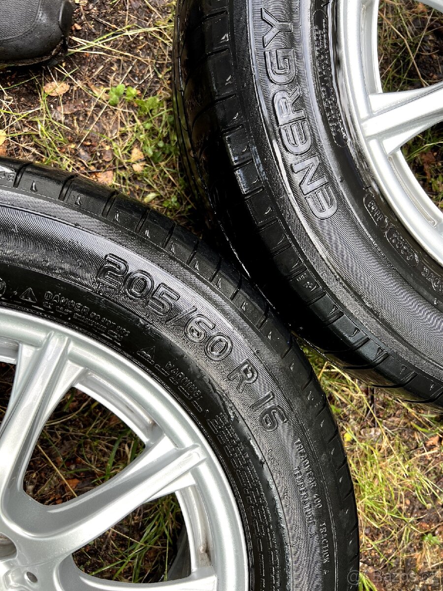 Letni kola Mercedes 5x112 R16 205/60 ET38
- 3