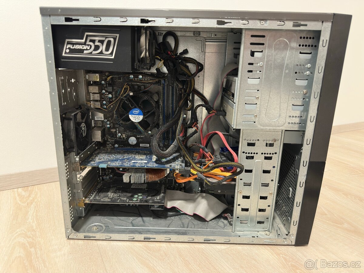 kompletní PC sestava s příslušenstvím - 3