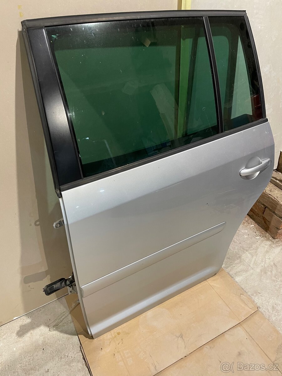 VW Touran 1T levé dveře - 3