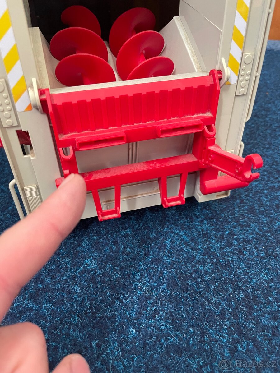 Bruder popeláři Mack - 3