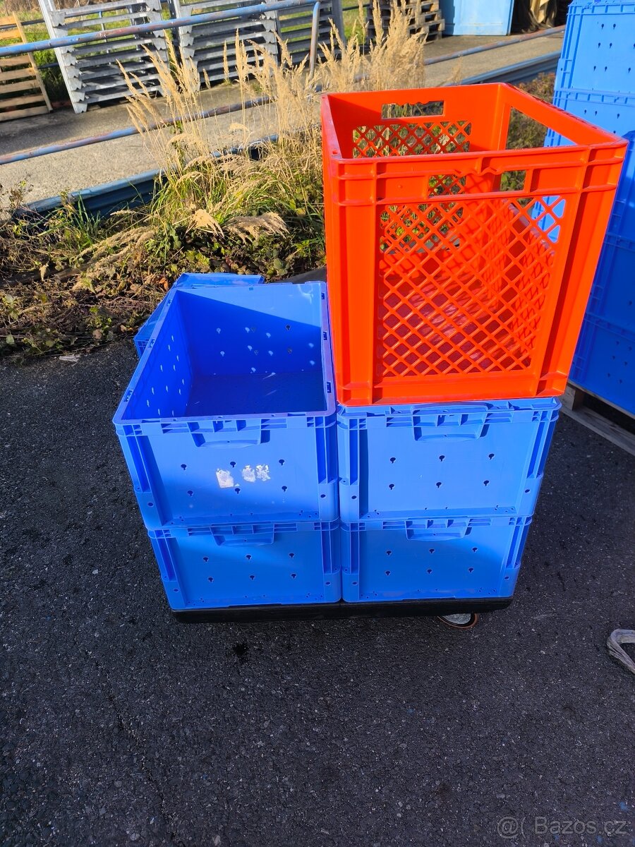 vozík na plastové kontejnery - 3