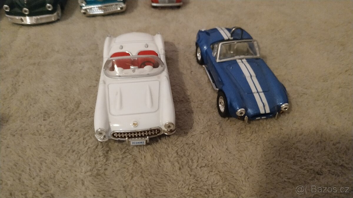 Modely autíček 1:43 - 3