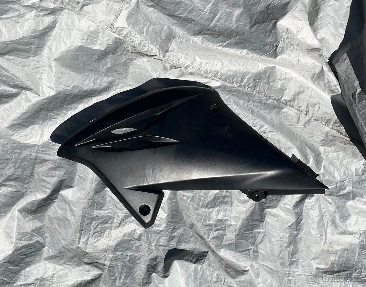 Suzuki dr 125 sm plasty - 3