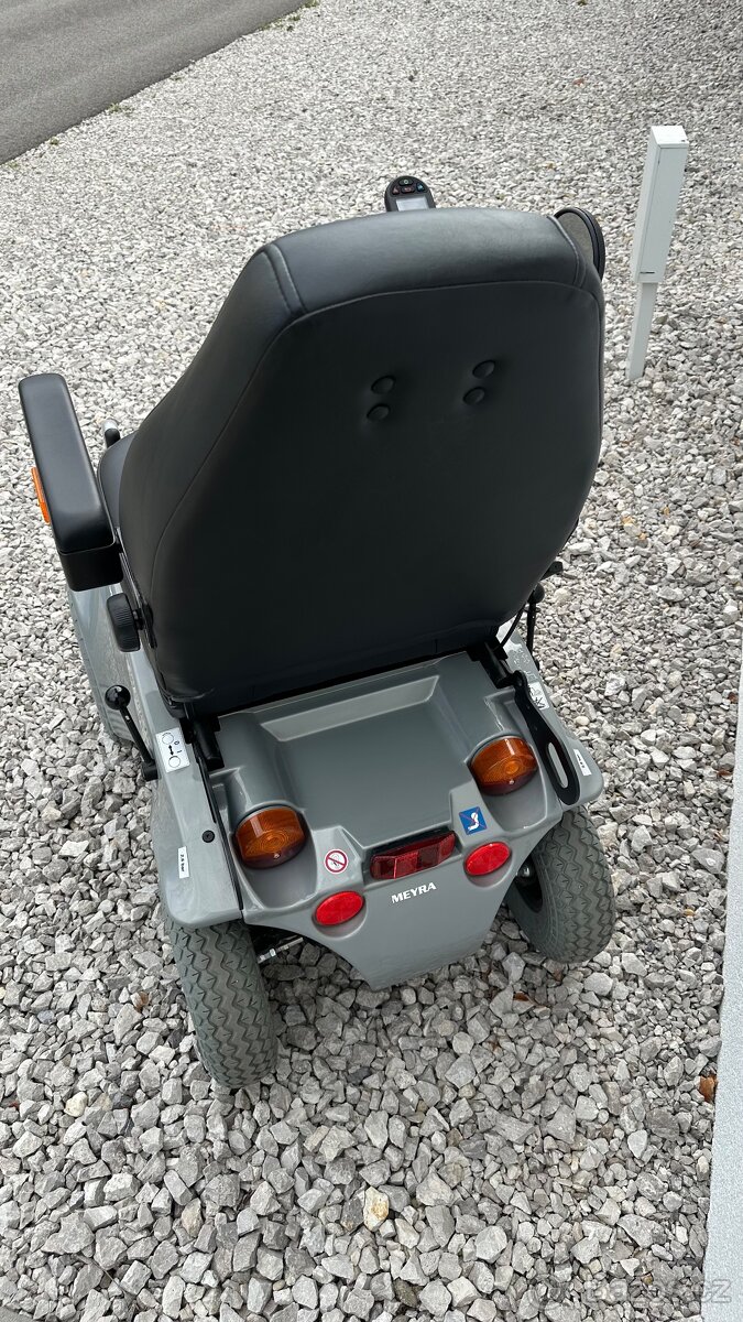 Predám elektrický invalidný vozík Optimus Meyra 2, nemeckej - 3