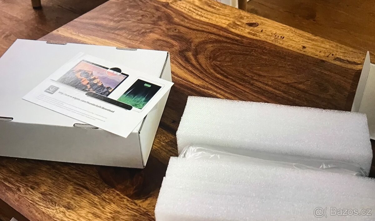 Rozbočovač Elgato Thunderbolt 3 Dock - 3