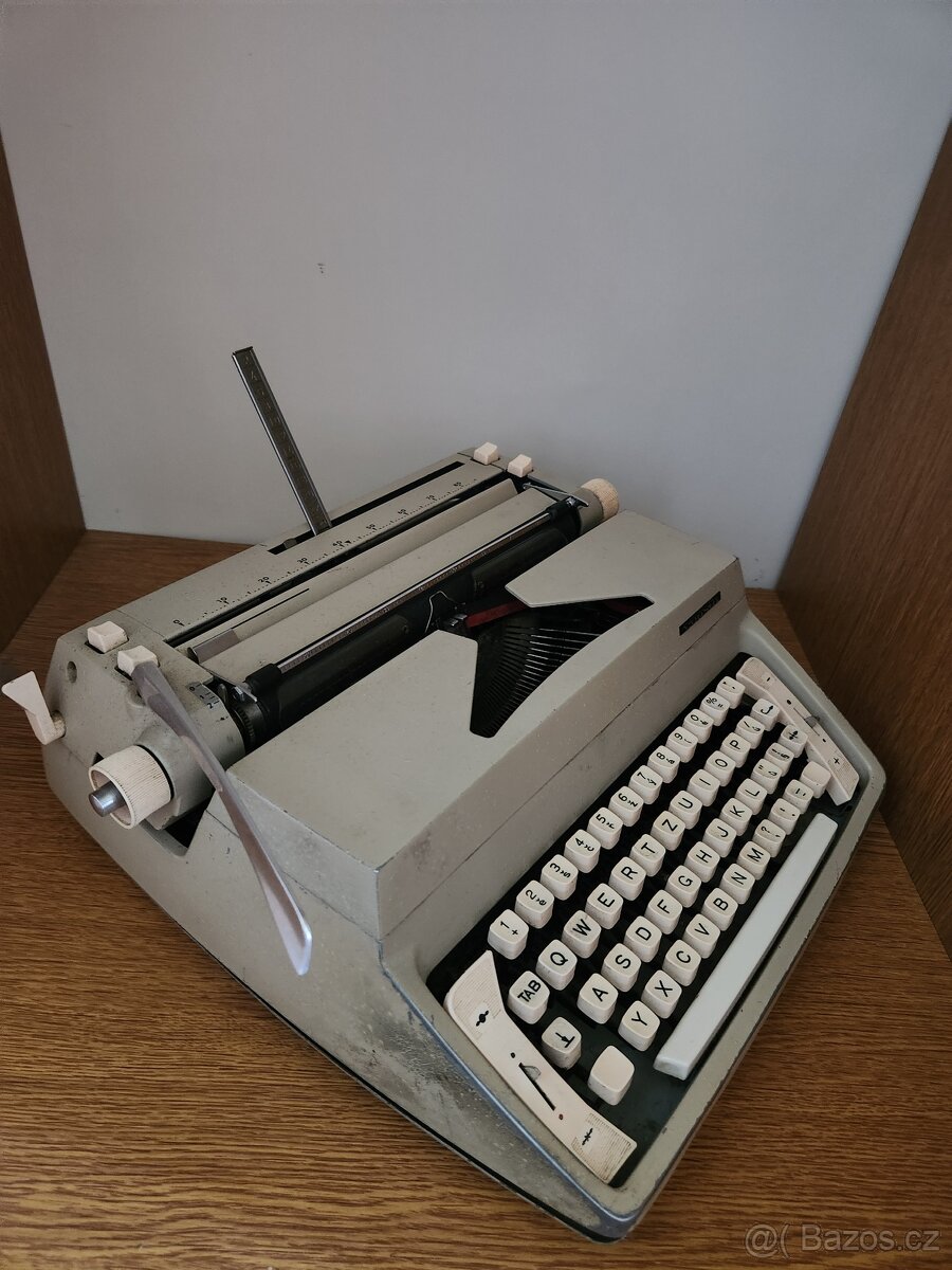 prodám psací stroj - 3