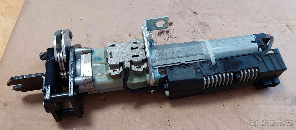 Servo 5 tých dveří 3C9 827 383 C ( L, R ) - 3