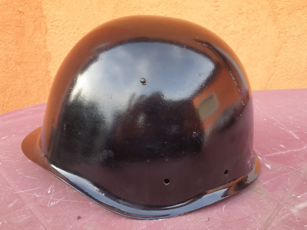 Prodám starou vojenskou helmu - 3