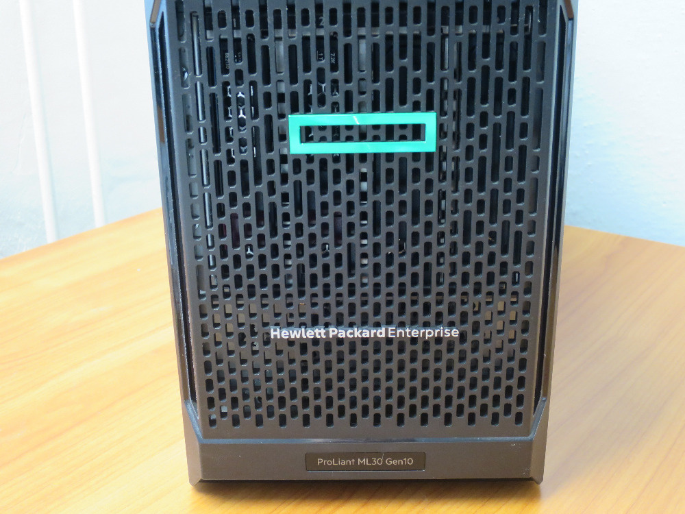prodám server HP Hewlett-Packard - 3