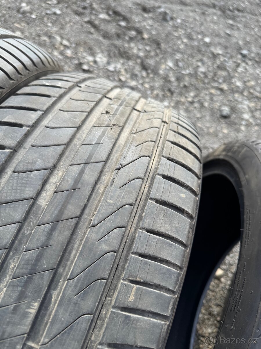 235/40 r19 Pirelli - 3