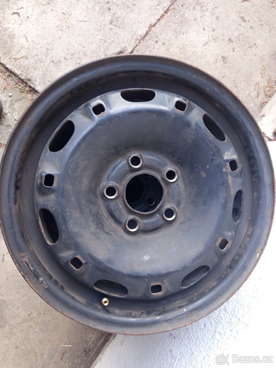 Prodám čtyři plechové disky 5Jx14H2 vhodné na zimní pneu - 3