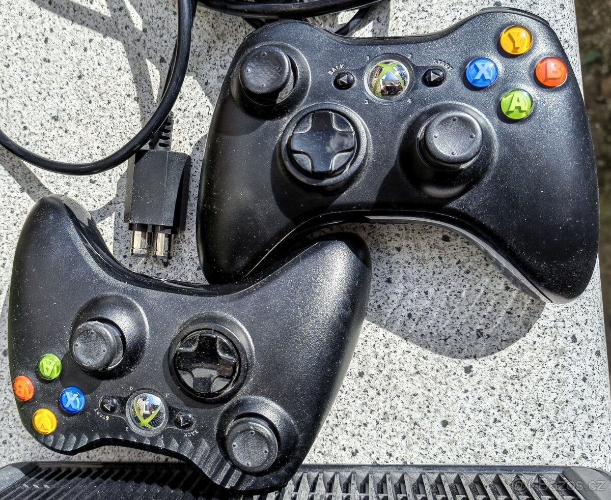 Xbox 360 + příslušenství - 3