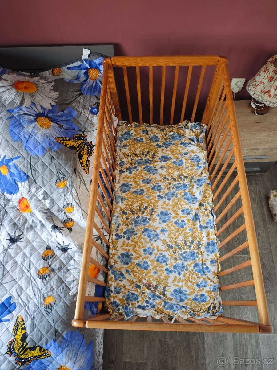Prodám dětskou dřevěnou postýlku - 3
