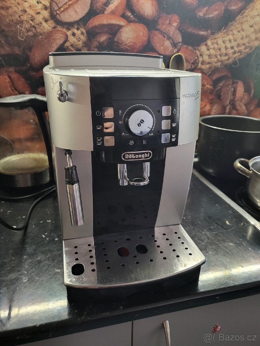 Kávovar De'Longhi magnifica S - 3