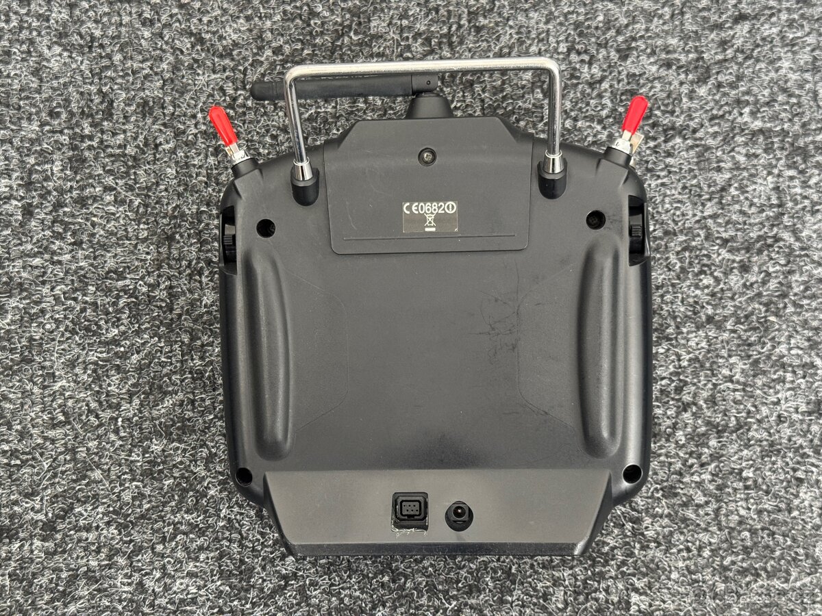 P: Futaba T8FG - 3