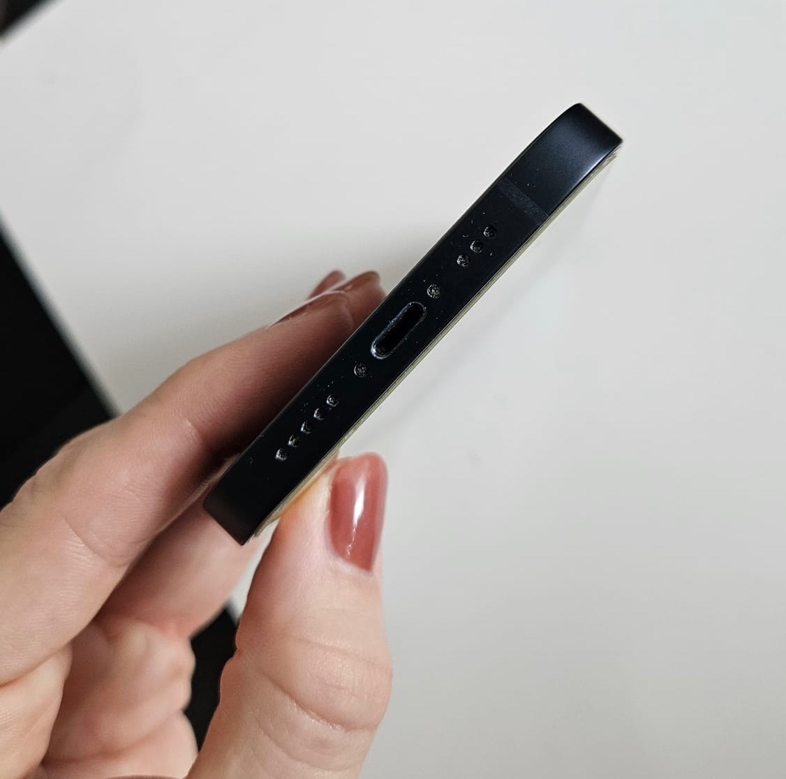 Apple iPhone 13 128GB inkoustově temný - 3