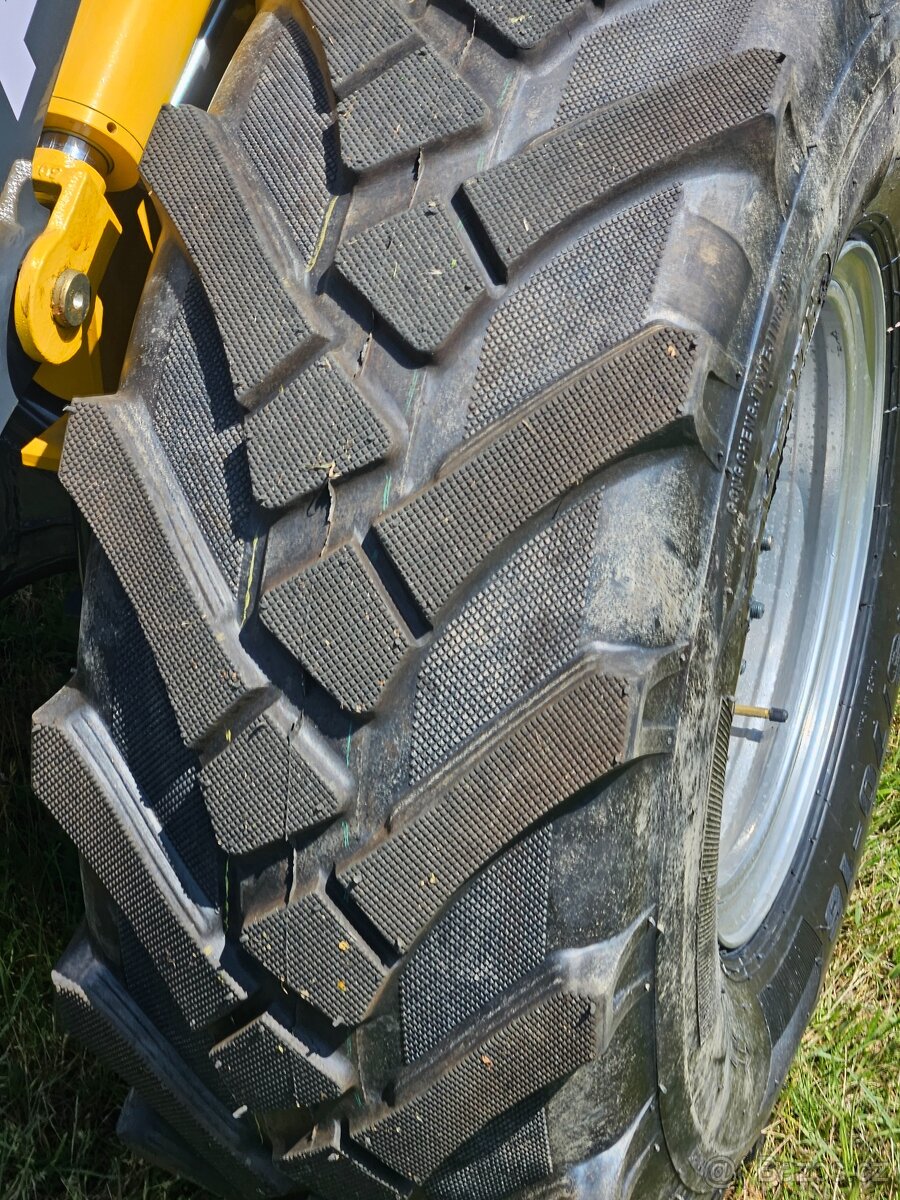 kloubový nakladač - 3