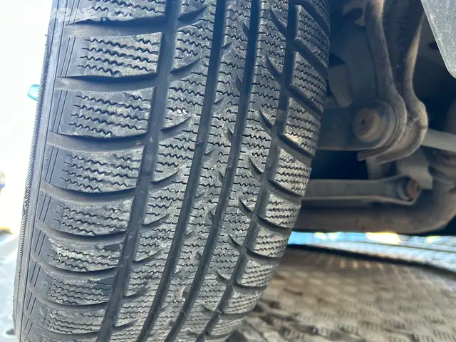 Peugeot 407 zimní kola 205/60/16 - 3