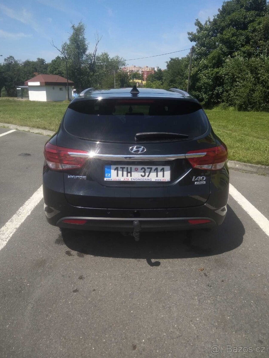 Prodám Hyundai i40 combi - 1,7 CRDi, 104 kW - 3