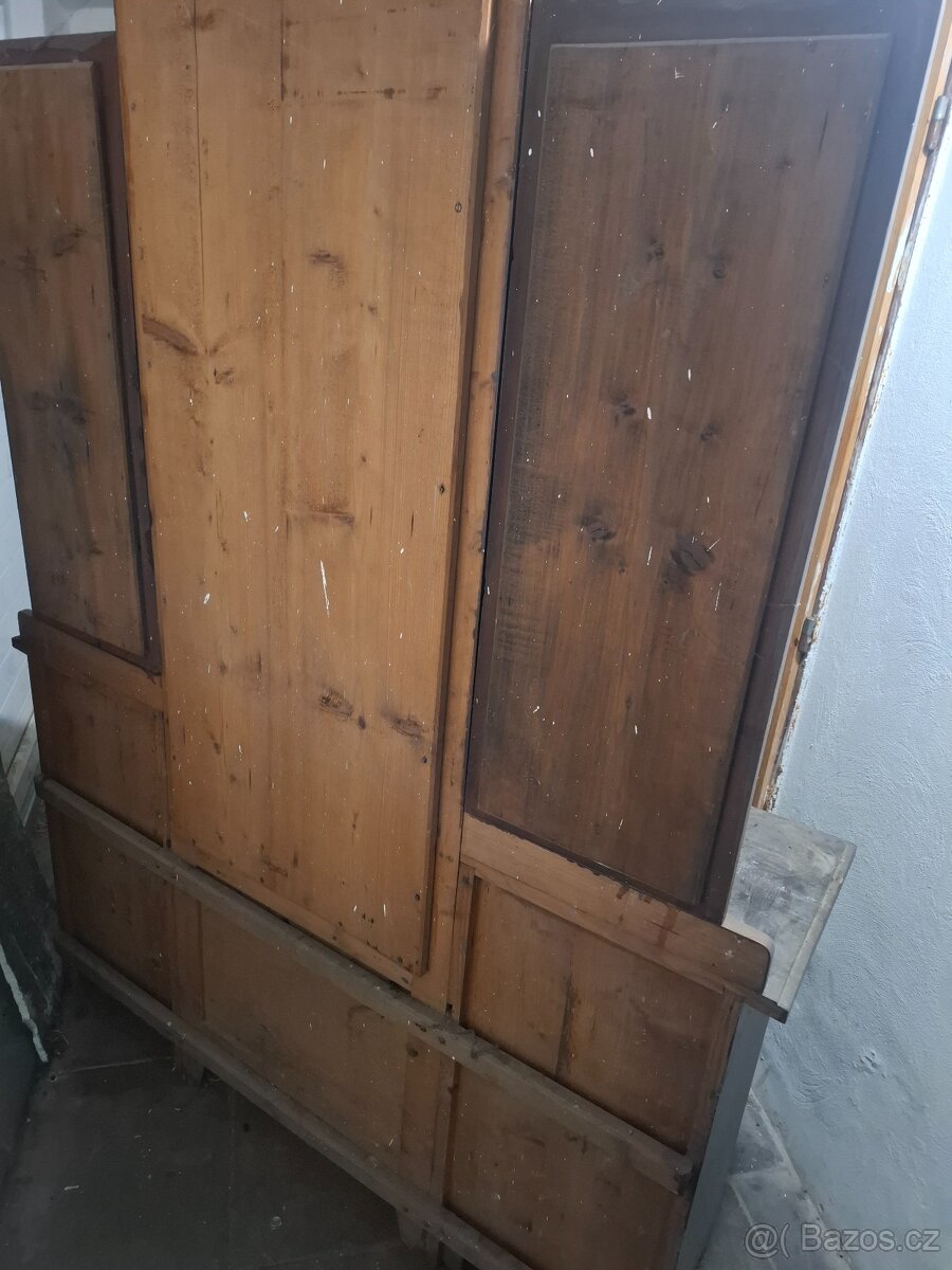 Starožitný toaletní stolek v původním stavu - 3