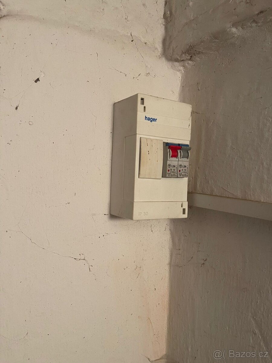 Prodej velké garáže - 3