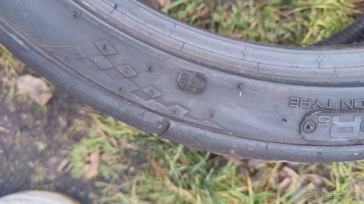 Semislick 225/40 + 255/35 r18 - 3