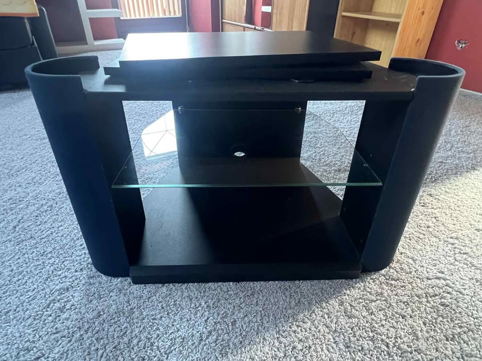 Polohovací stolek pod televizi - 3