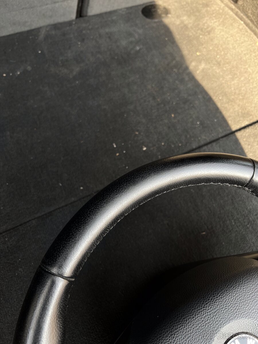 BMW E90/E91/E92/E93 E81/E82/E87/E88 sportovní volant - 3