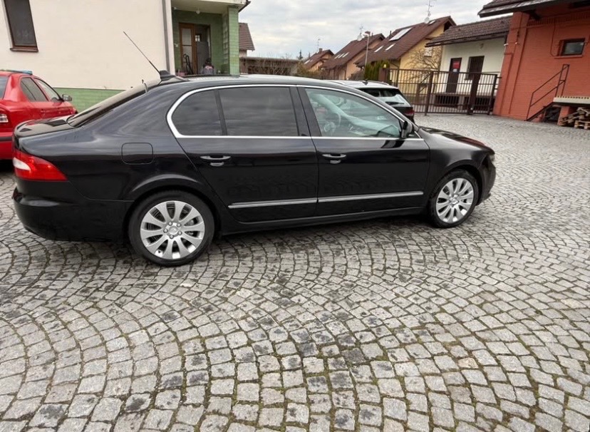 Superb 2 2.0 TDI 125 kw rok 2009 - 3