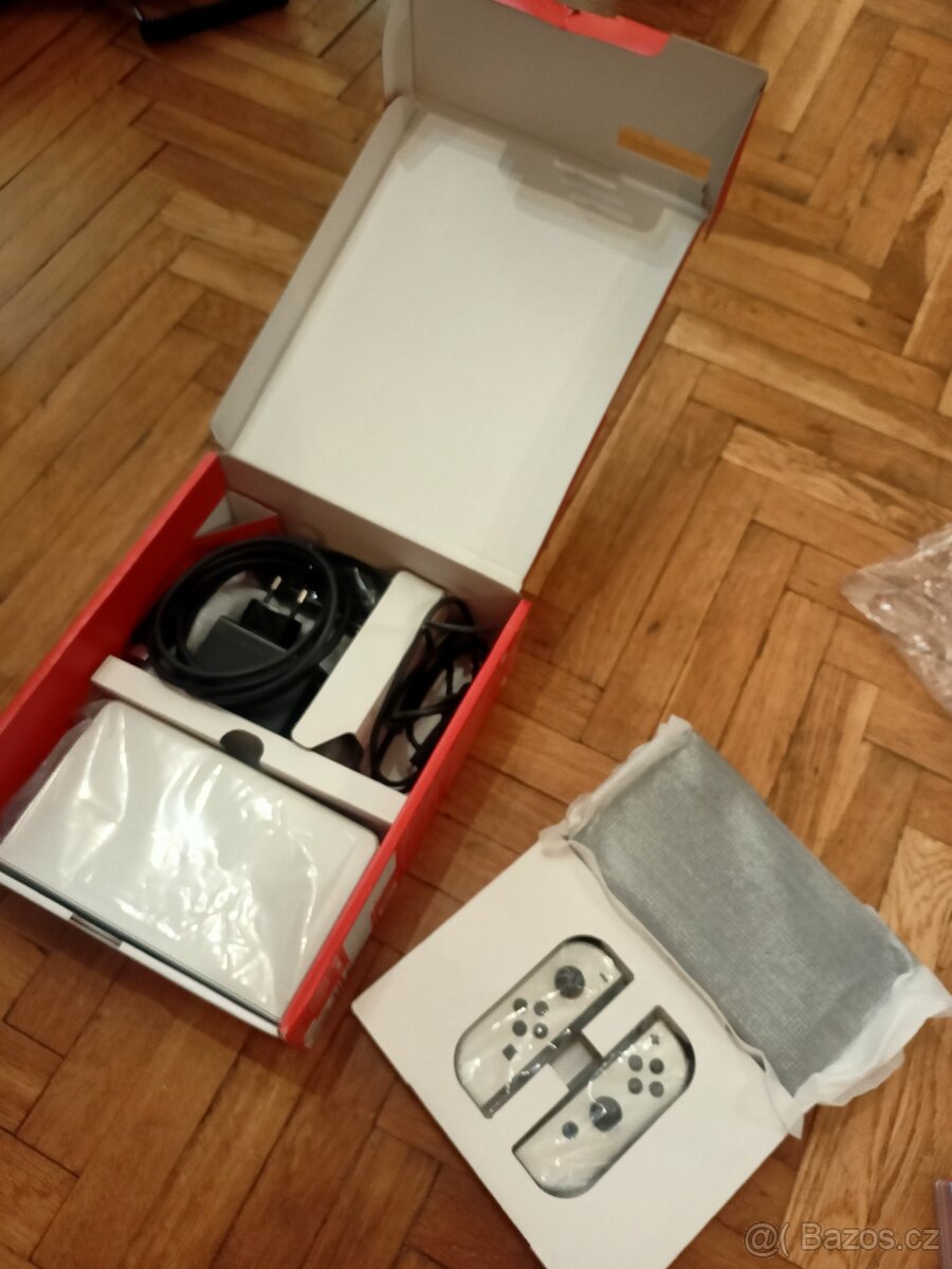 Nintendo Switch OLED - 3