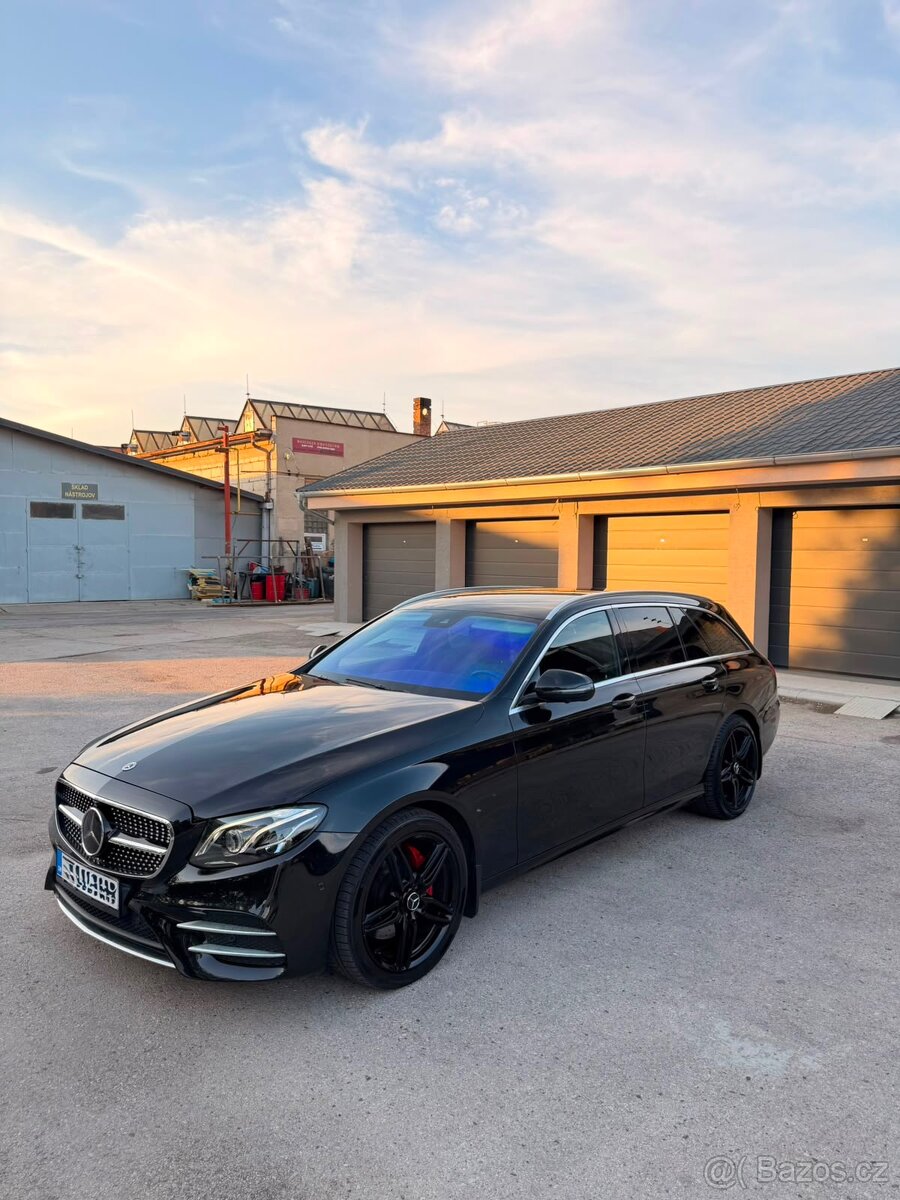Mercedes Benz E220 AMG 143kw - 3