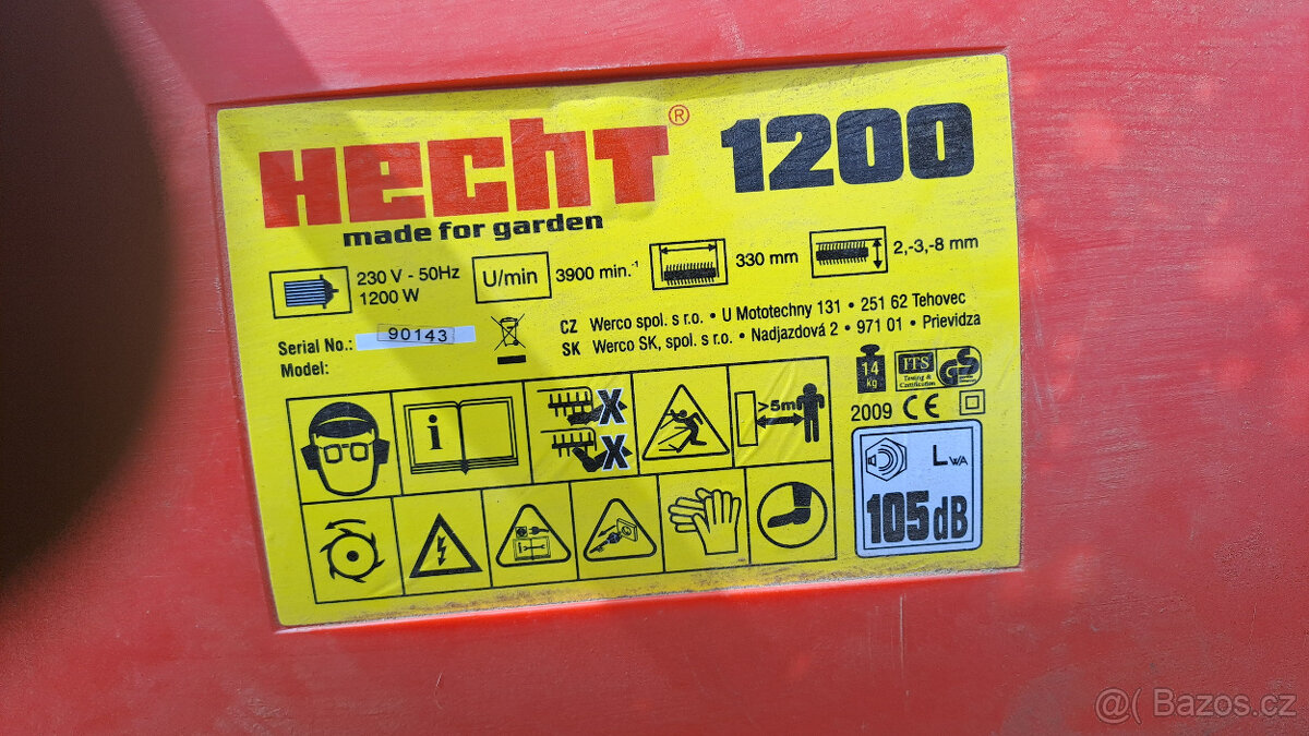 Vertikutátor, Provzdušňovač trávníku HECHT - 3