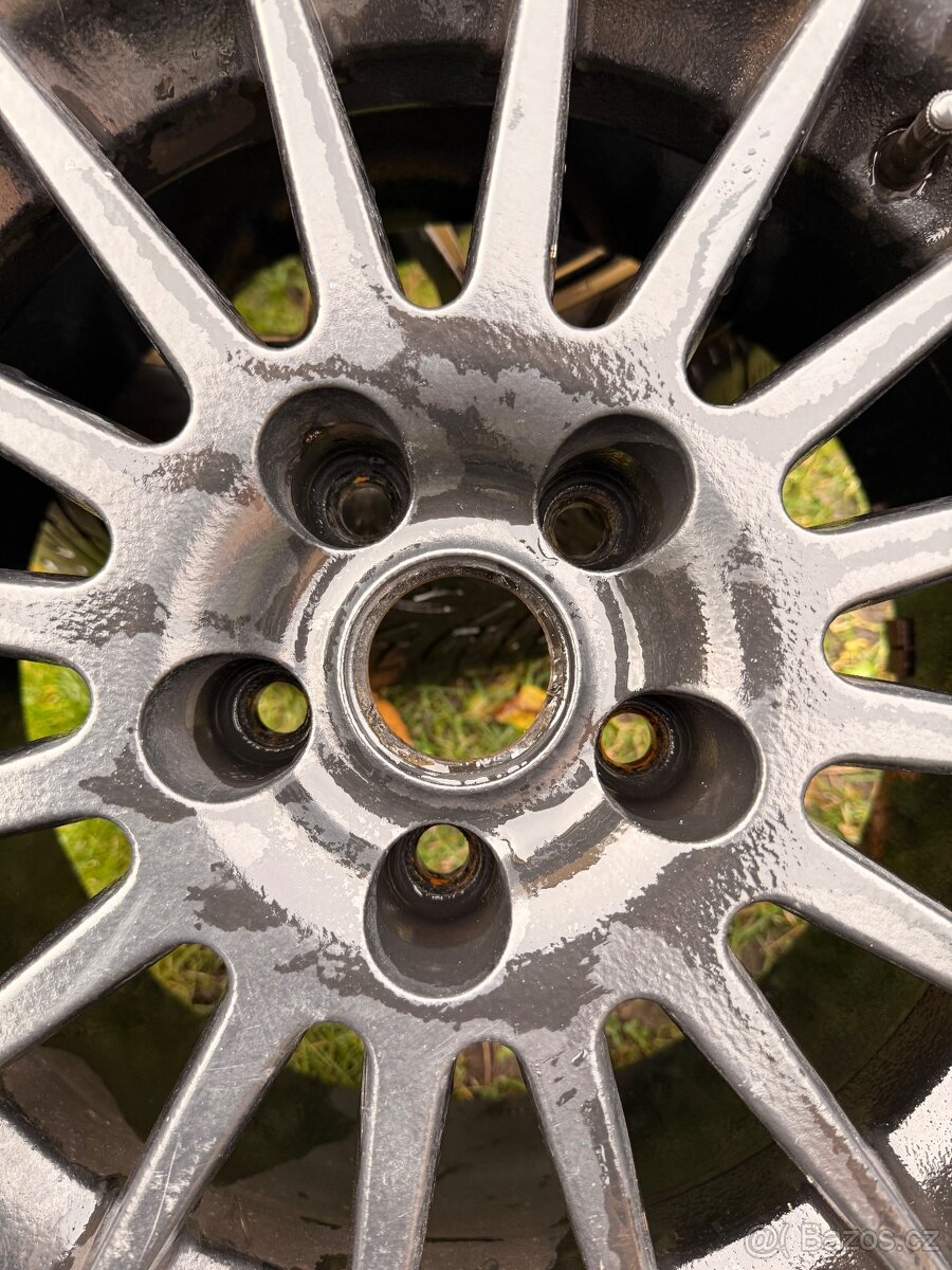 Černé Alu disky 16" – VW Golf 5, Bridgestone Blizzak - 3