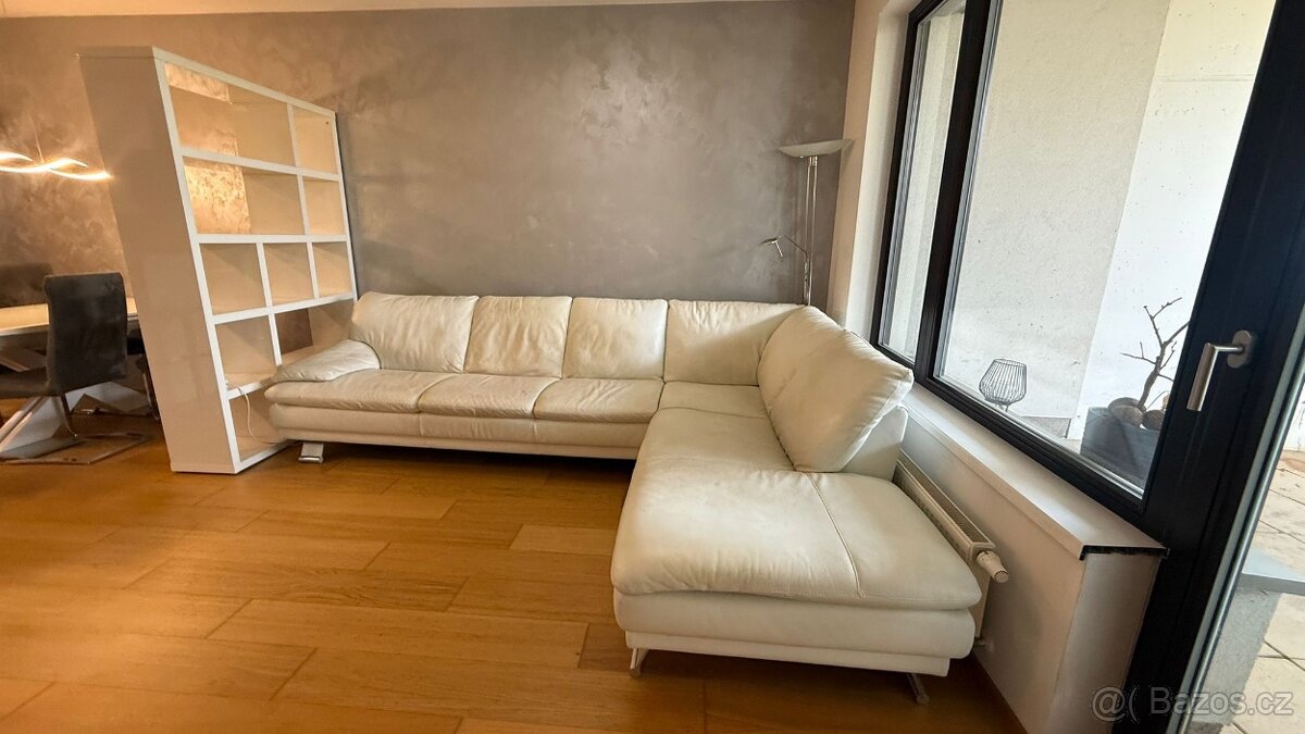 Bily rohovy gauc z kuze - 3