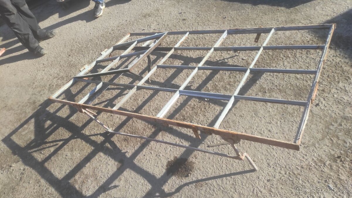 Stará železná okna, 50 ks-100x170cm, fabrické okno - 3