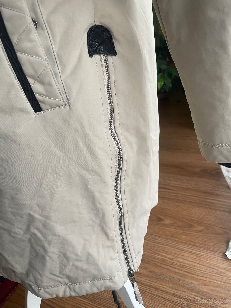 Krásná péřová bunda s pravou kožešinou,vel.M - 3