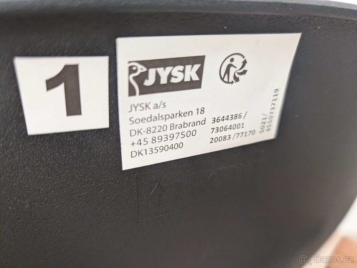 Kulatý jídelní stůl JYSK - 3