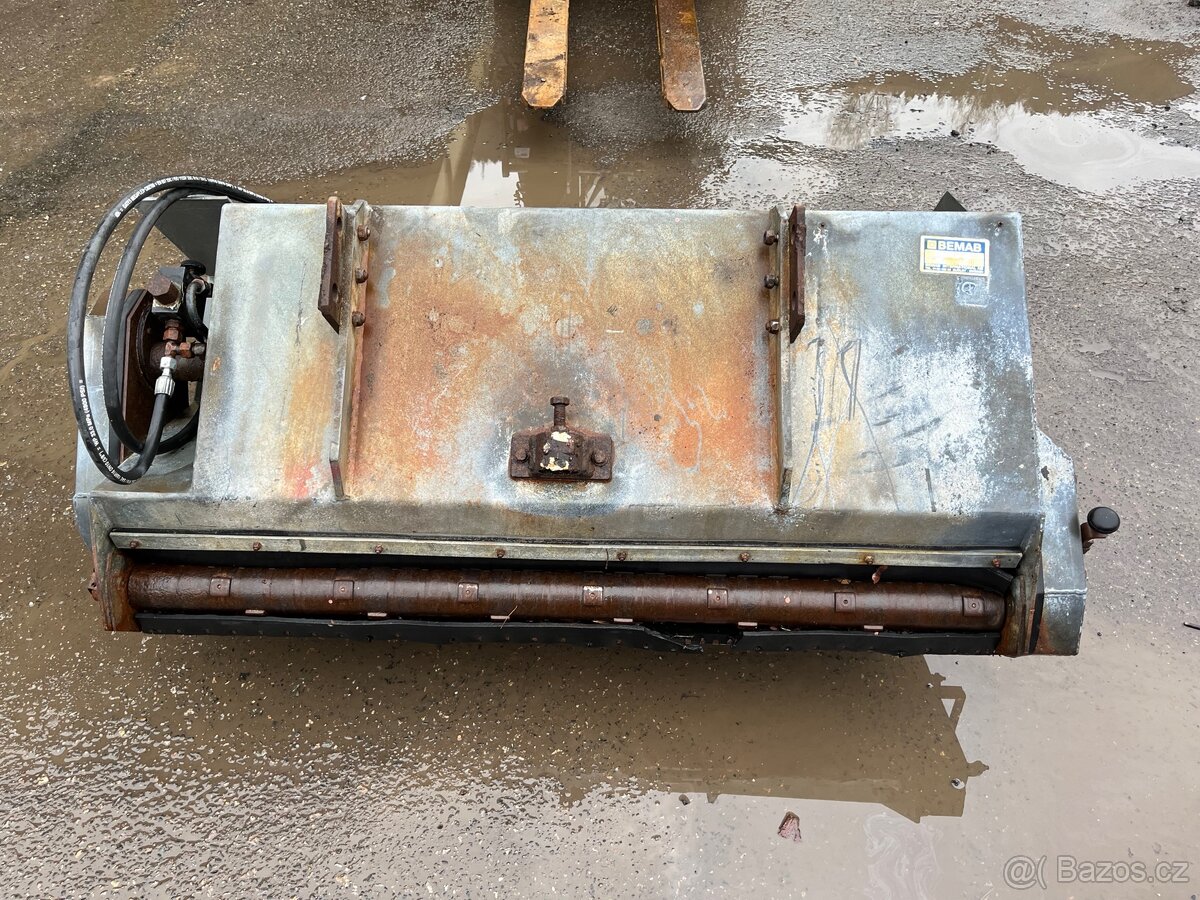 Sypač na sůl/ kamení - 3