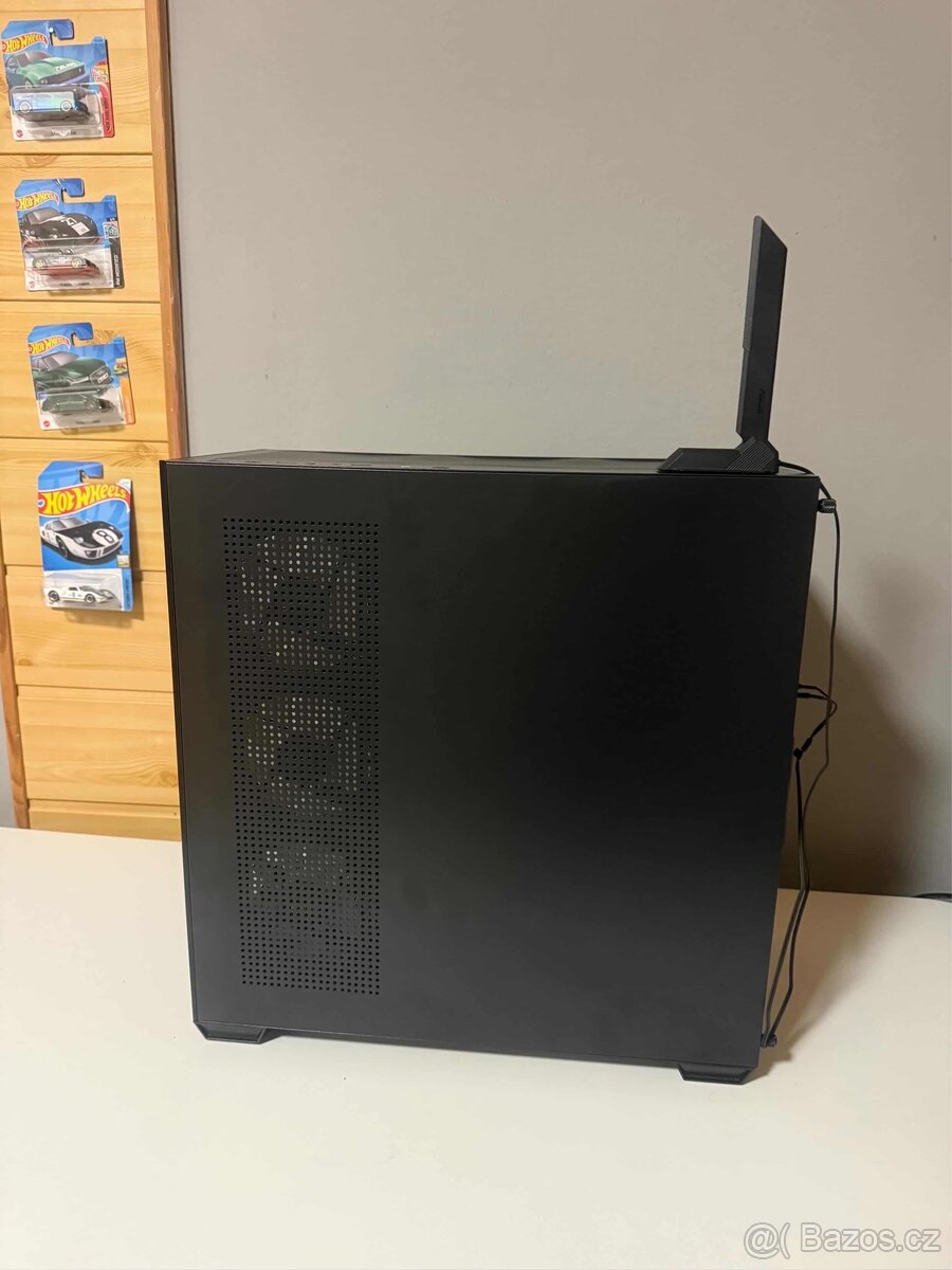 Herní Black Edition PC: i5-10600KF, RX 5700 XT Nitro - 3