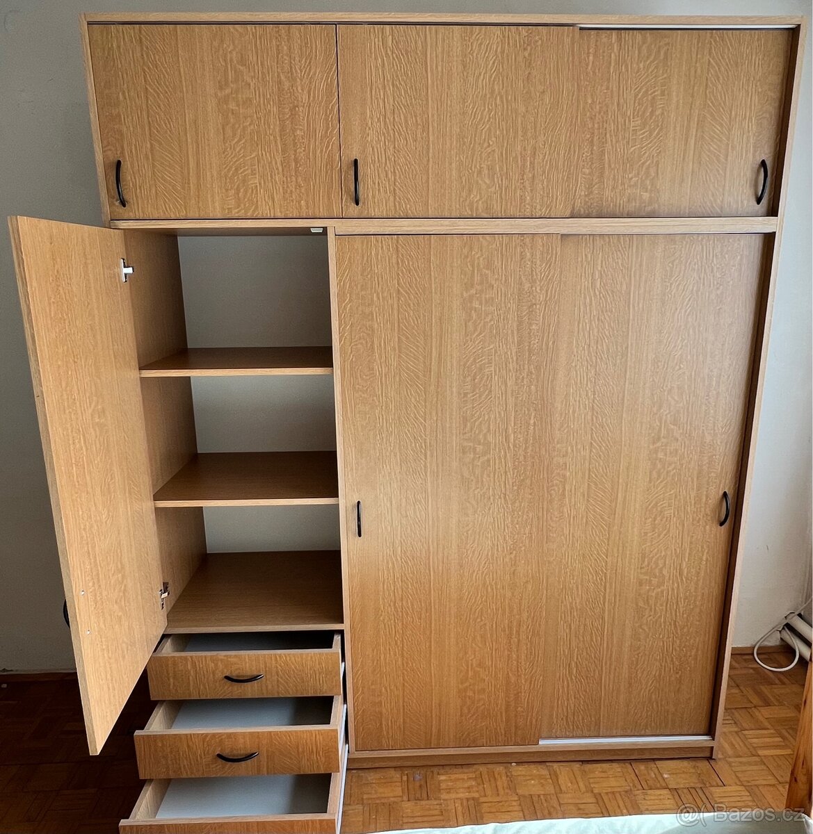 Šatní skříň - 3