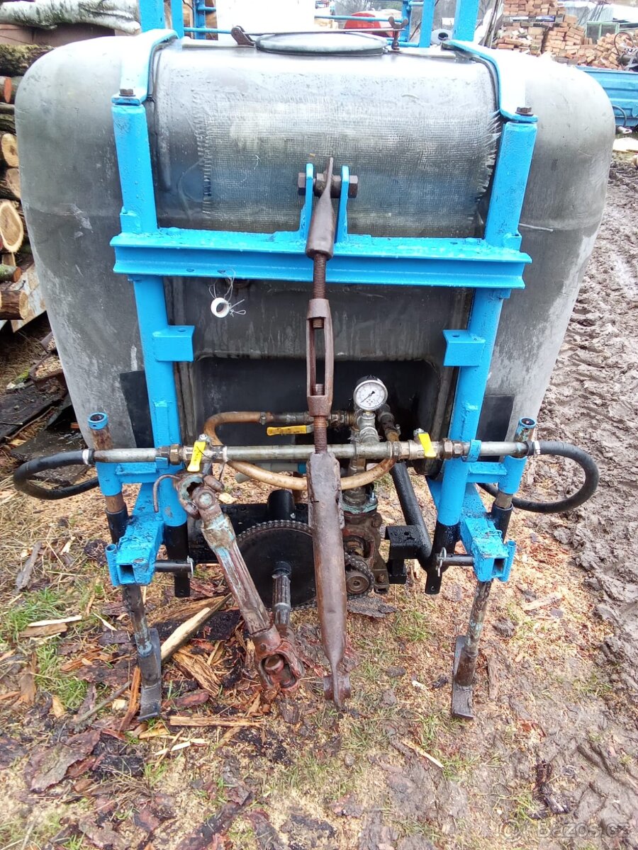 Postřikovač 400l - 3