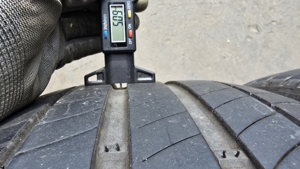 Letní pneu 235/50/17 Michelin - 3
