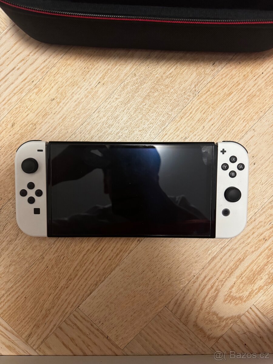 Nintendo switch oled + 3 hry - 3