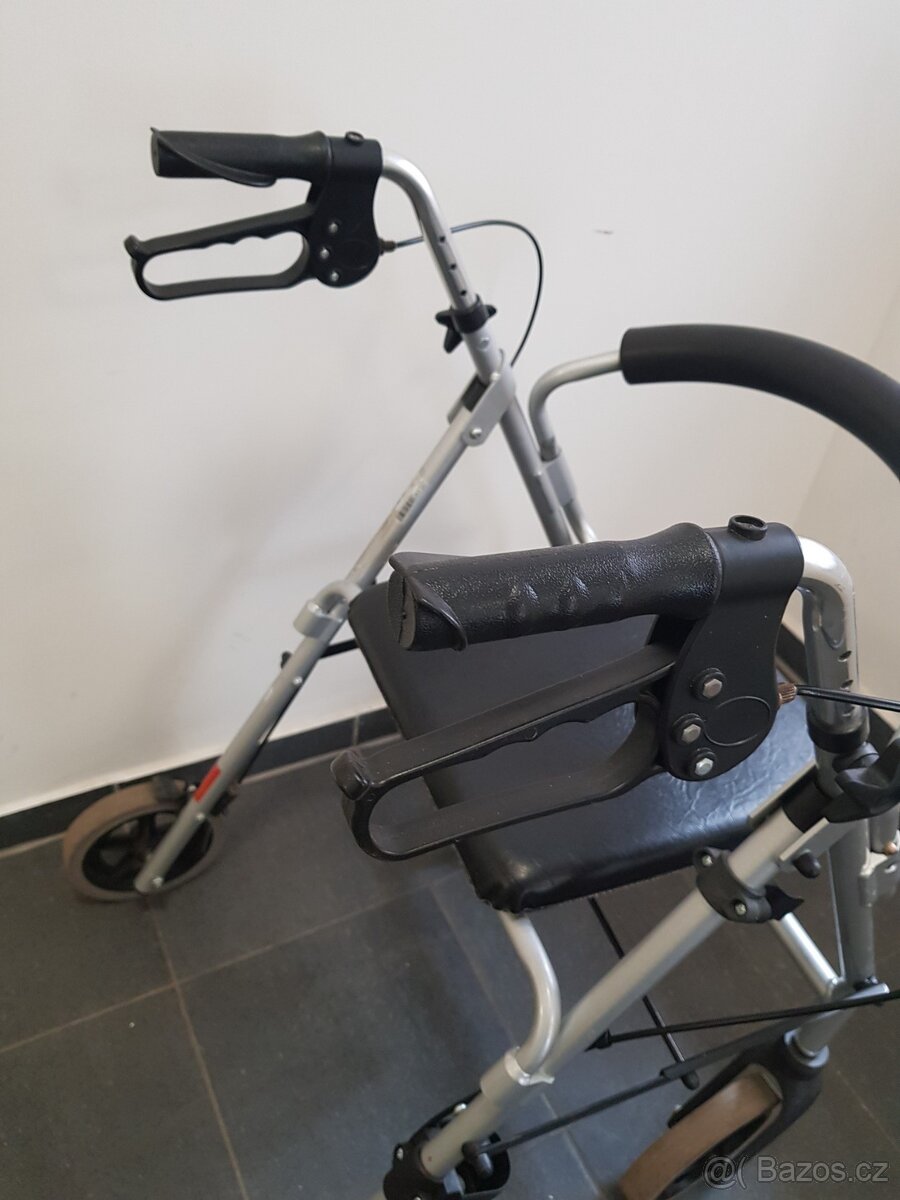 JAKO NOVÉ chodítko zádová OPĚRA POŠTA? - 3